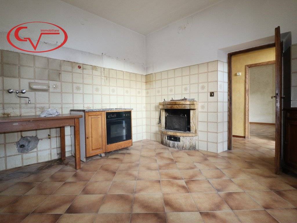 Appartamento a Montevarchi in via perelli - Foto 2