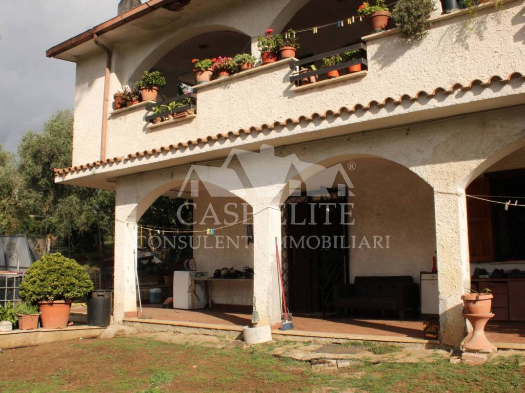 Villa a Aprilia in Via delle Ortensie, 32 - Foto 4