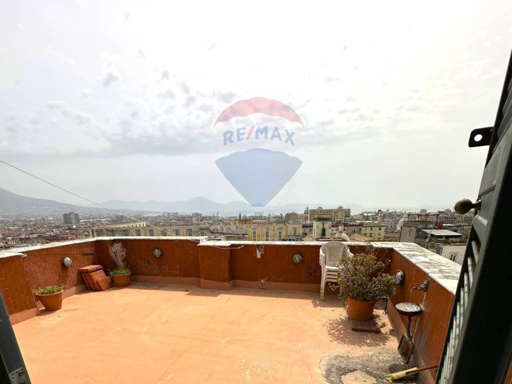 Appartamento a Napoli in Vico Pacella Ai Miracoli, 19 - Foto 1