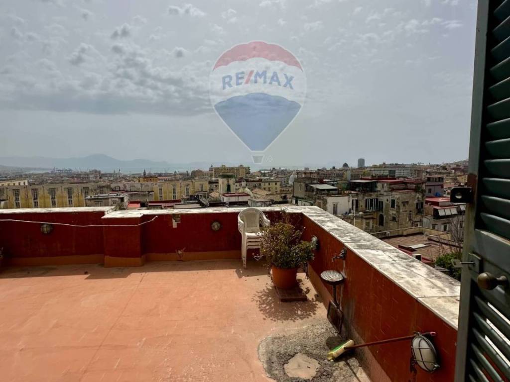 Appartamento a Napoli in Vico Pacella Ai Miracoli, 19 - Foto 2