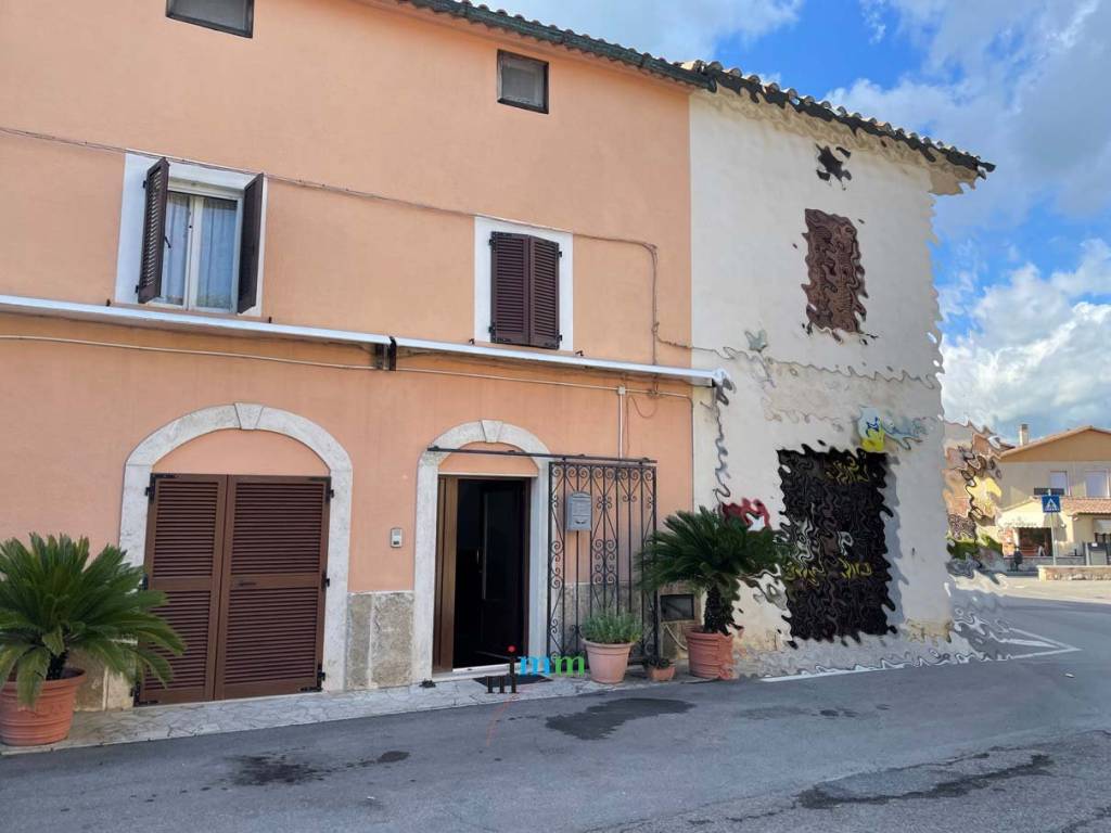 Casa indipendente a Manciano in Piazza Vittorio Veneto - Foto 3