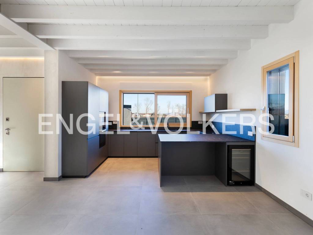 Villa a Peschiera del garda in Via Francesco Cossiga - Foto 4