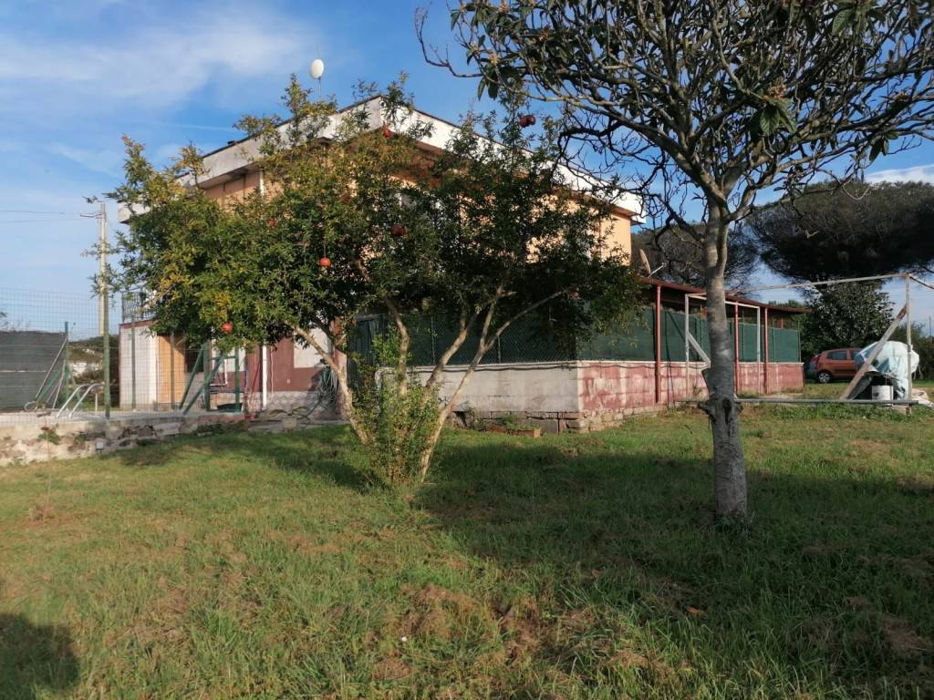 Villa a Aprilia in Via Giannutri, 1 - Foto 3