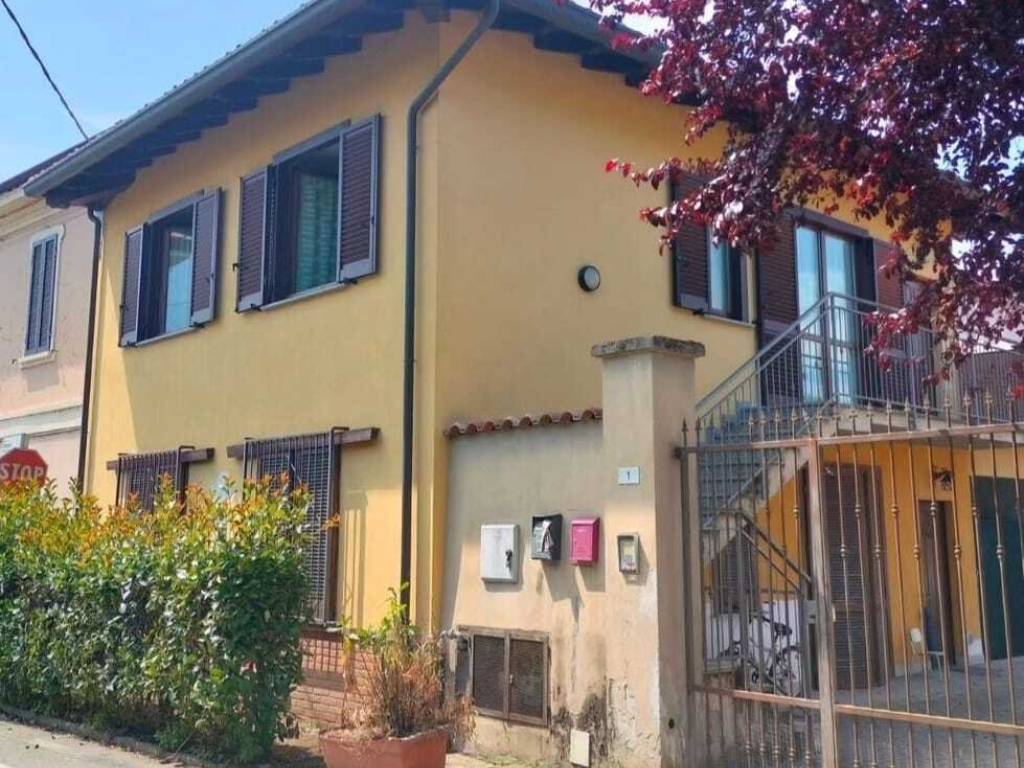 Appartamento a Castelletto sopra ticino in Via Cimitero - Foto 4