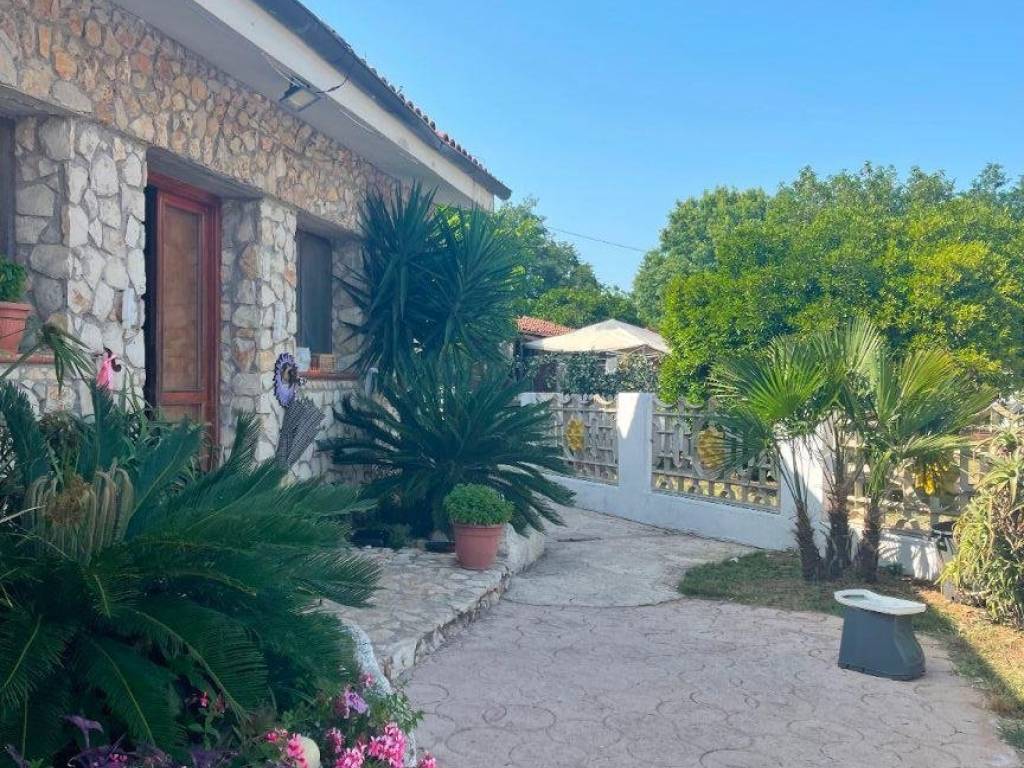 Villa a San felice circeo in Via Vigne di Circe, 56 - Foto 3