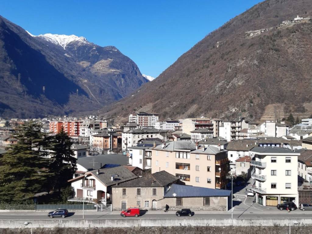 Appartamento a Tirano in Via Enrico Besta, 3 - Foto 2