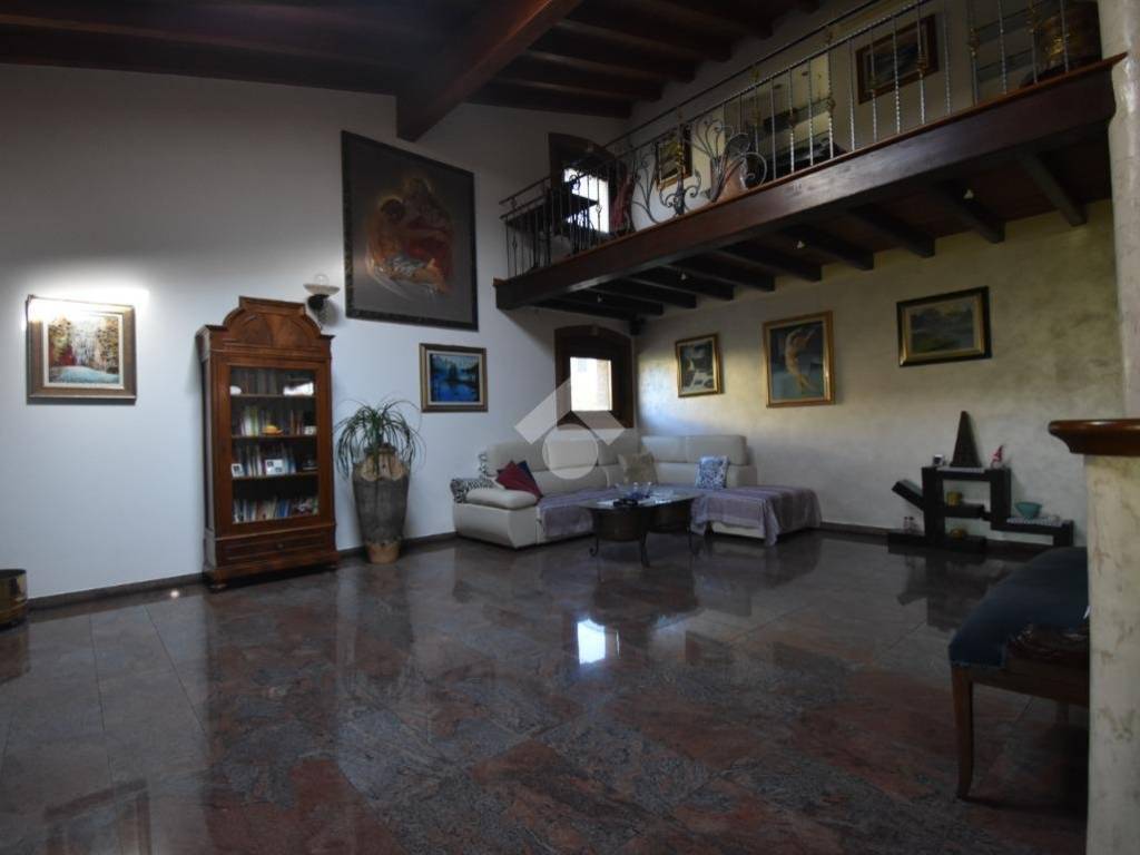 Villa a Castiglione delle stiviere in Via Bernardo Ordanino, 14 - Foto 2