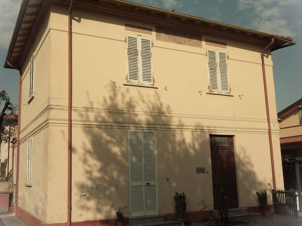 Villa a Pietrasanta in VIA VINCENZO BELLINI - Foto 2