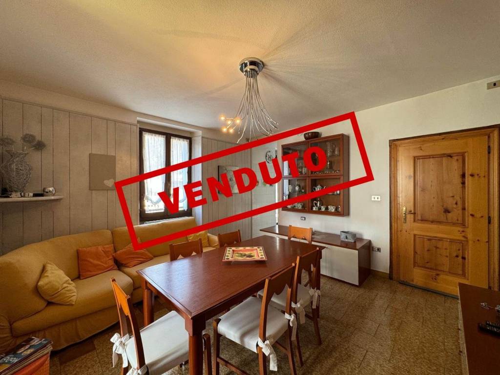 Casa indipendente a Verceia in Via Roma, 22 - Foto 1