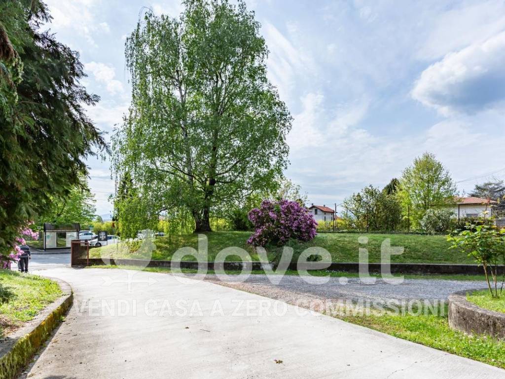 Appartamento a Gavirate in Via Unione, 21 - Foto 2