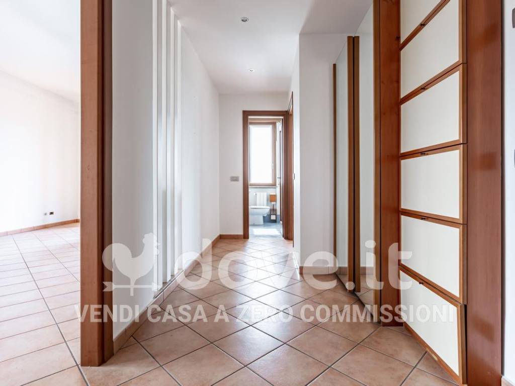 Appartamento a Gavirate in Via Unione, 21 - Foto 4