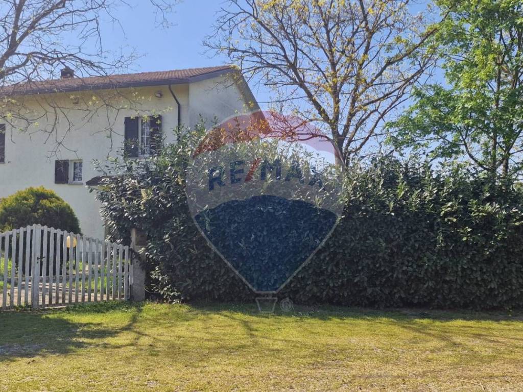 Casa indipendente a Sale in via Vecchia di Valenza, 13 - Foto 1