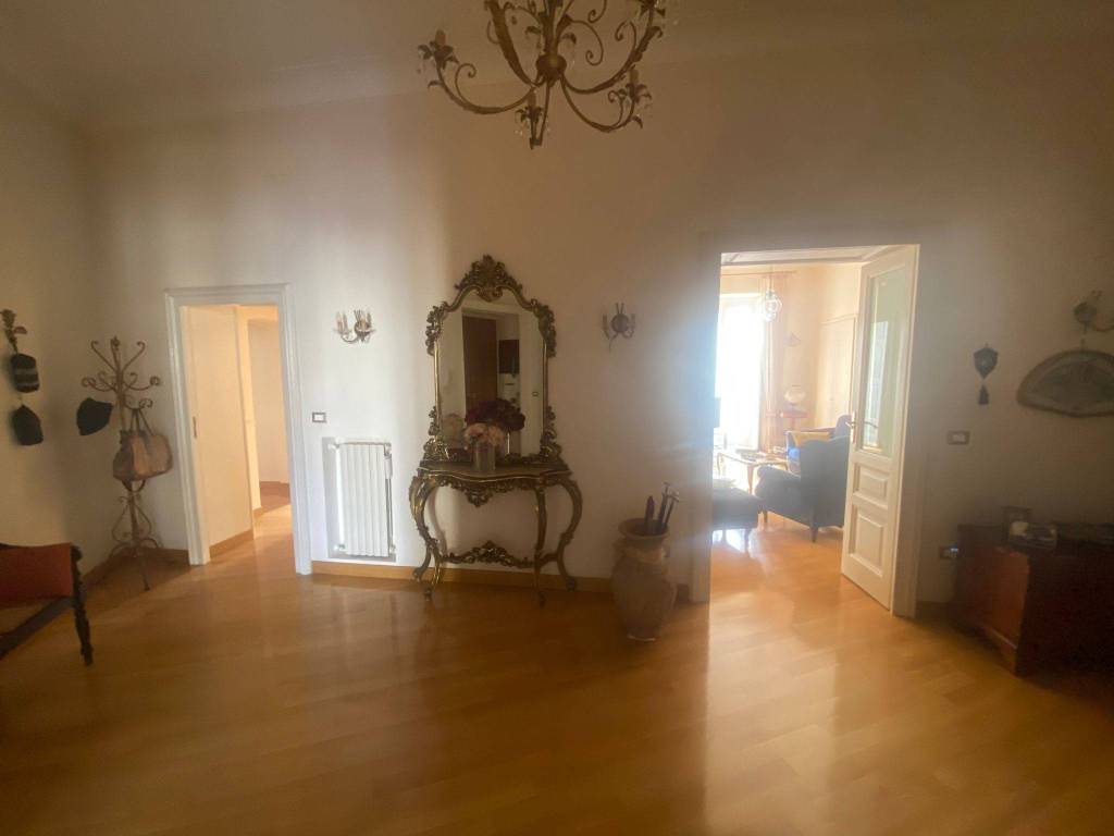 Appartamento a Napoli in Corso Umberto I, 153 - Foto 5
