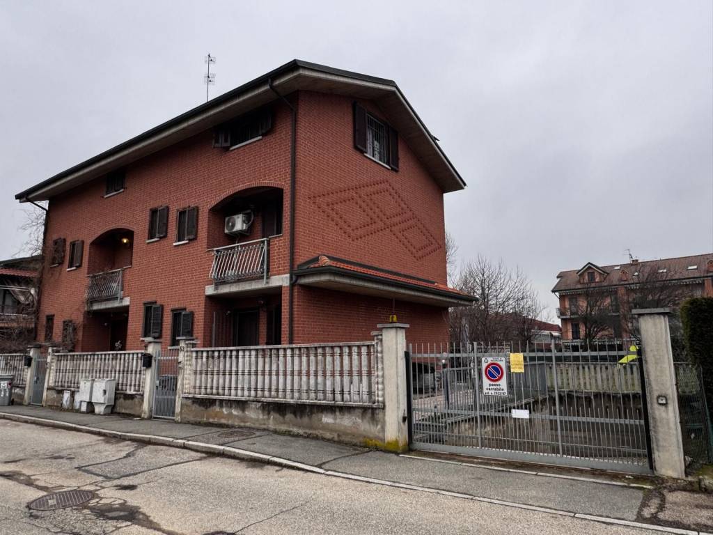 Villa a Nichelino in Via Antonio Meucci, 51 - Foto 2