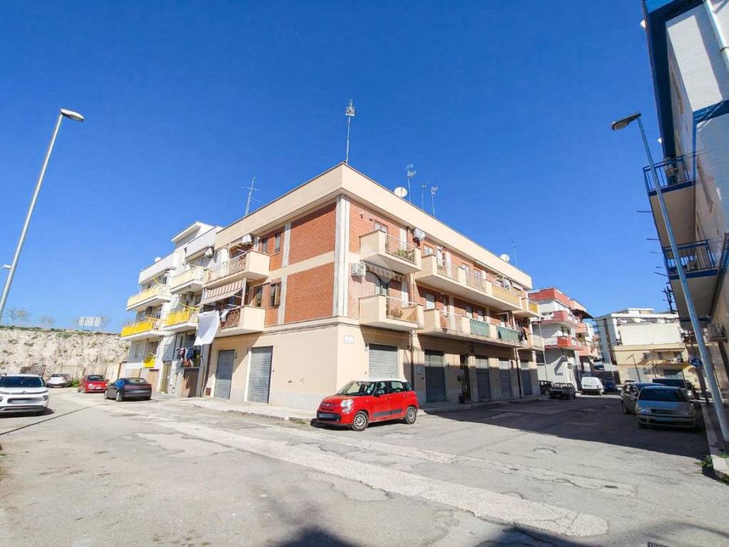 Appartamento a Manfredonia in Via Cervaro, 12 - Foto 2