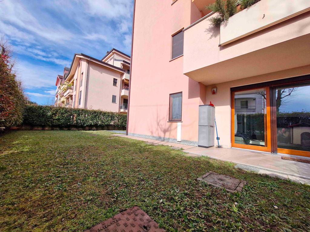 Appartamento a Tradate in Viale Guglielmo Marconi - Foto 3