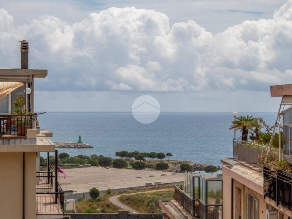 Appartamento a Imperia in Via Ivanoe Amoretti, 16 - Foto 1
