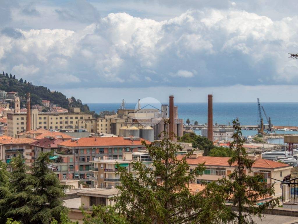 Appartamento a Imperia in Via Ivanoe Amoretti, 16 - Foto 2