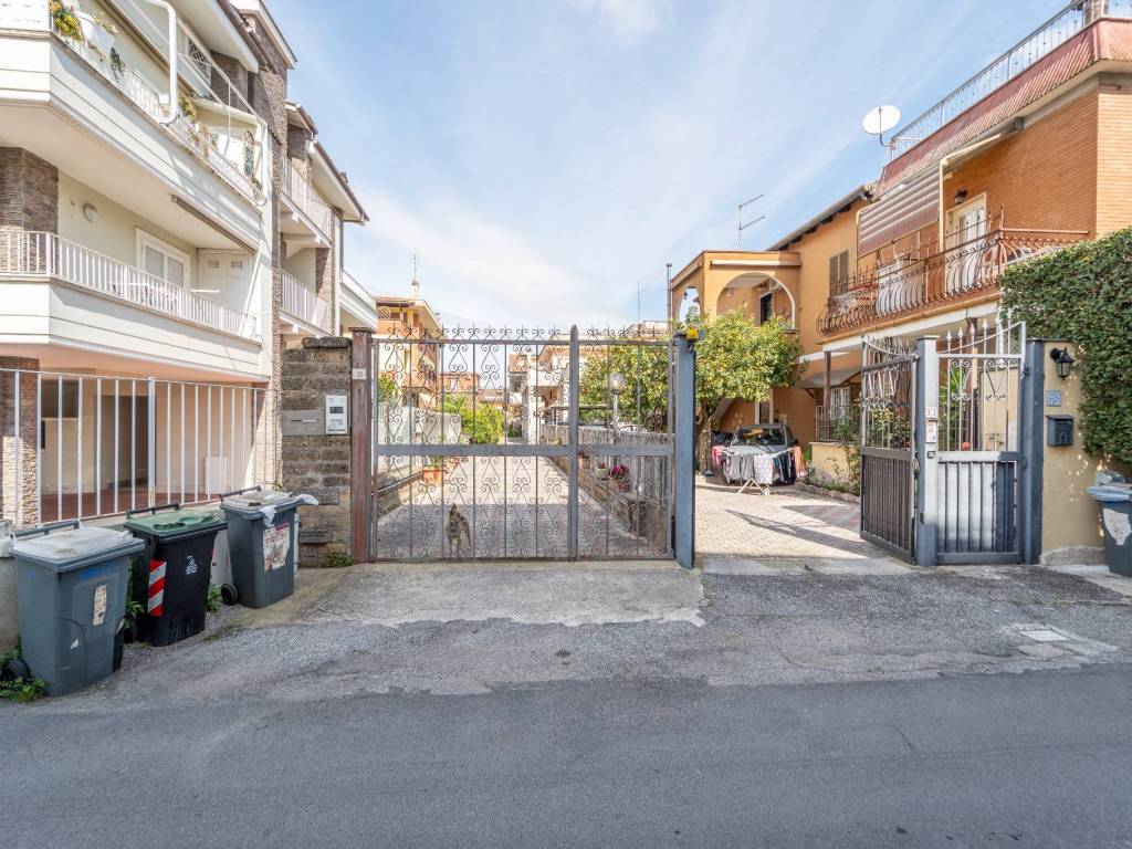 Villa a Ciampino in Via Bologna - Foto 1