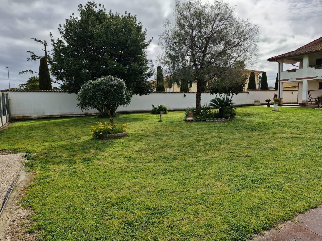 Villa a Aprilia in Via Fossignano - Foto 5