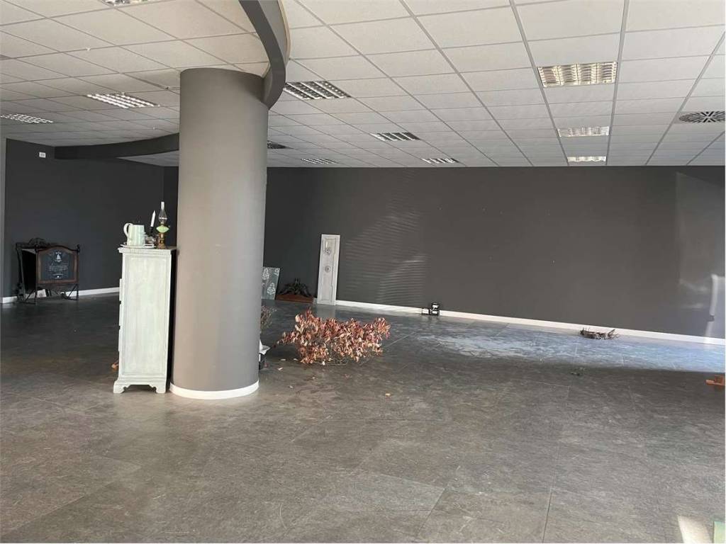 Immobile a Sesto calende in Via Vittorio Veneto - Foto 2