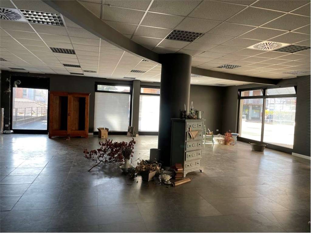 Immobile a Sesto calende in Via Vittorio Veneto - Foto 3