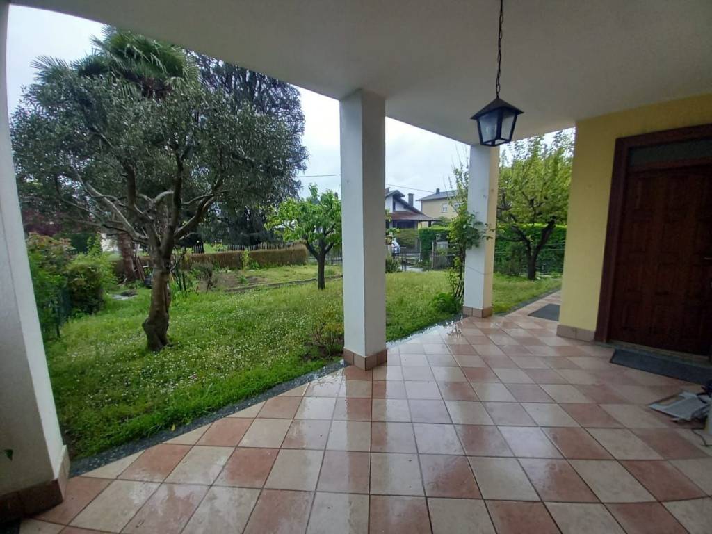 Appartamento a Castelletto sopra ticino in Via San Benedetto - Foto 2