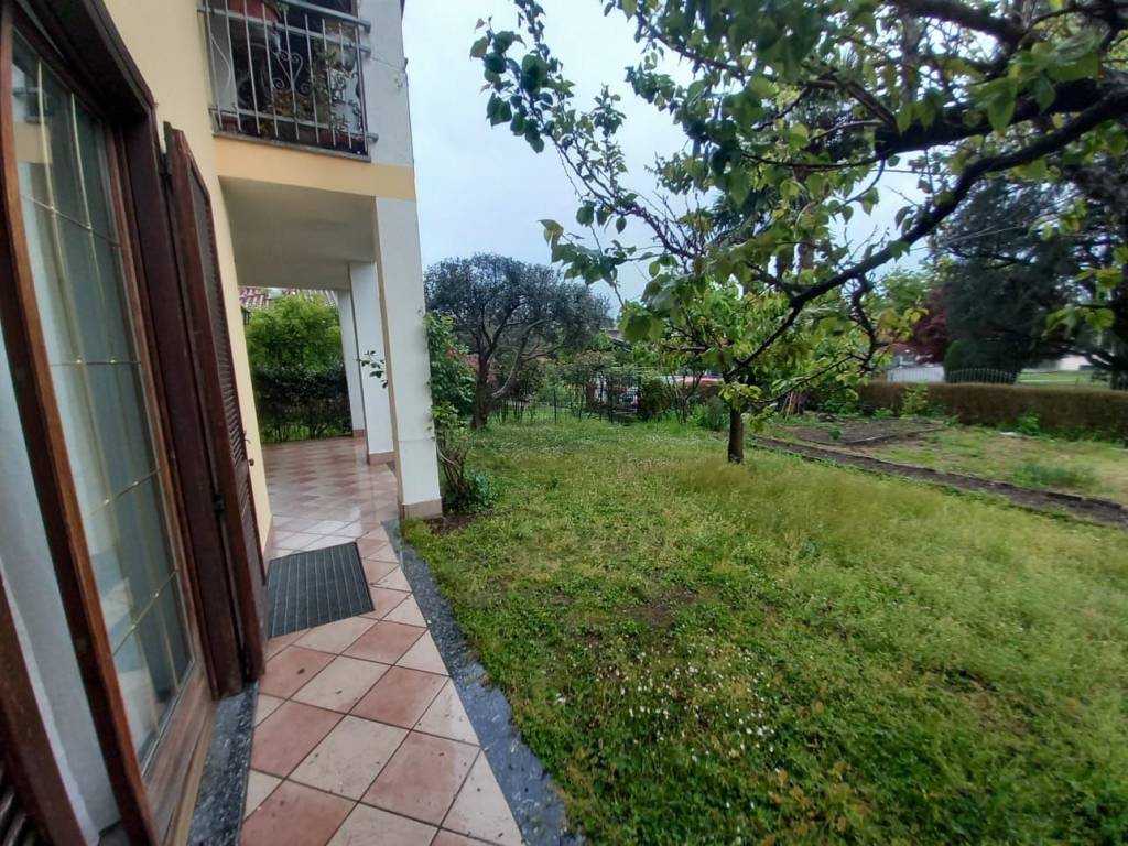 Appartamento a Castelletto sopra ticino in Via San Benedetto - Foto 3