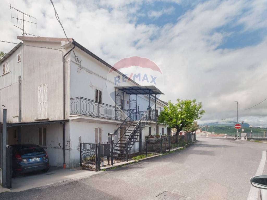 Casa indipendente a Lettomanoppello in via CIRCONVALLAZIONE, 17 - Foto 2