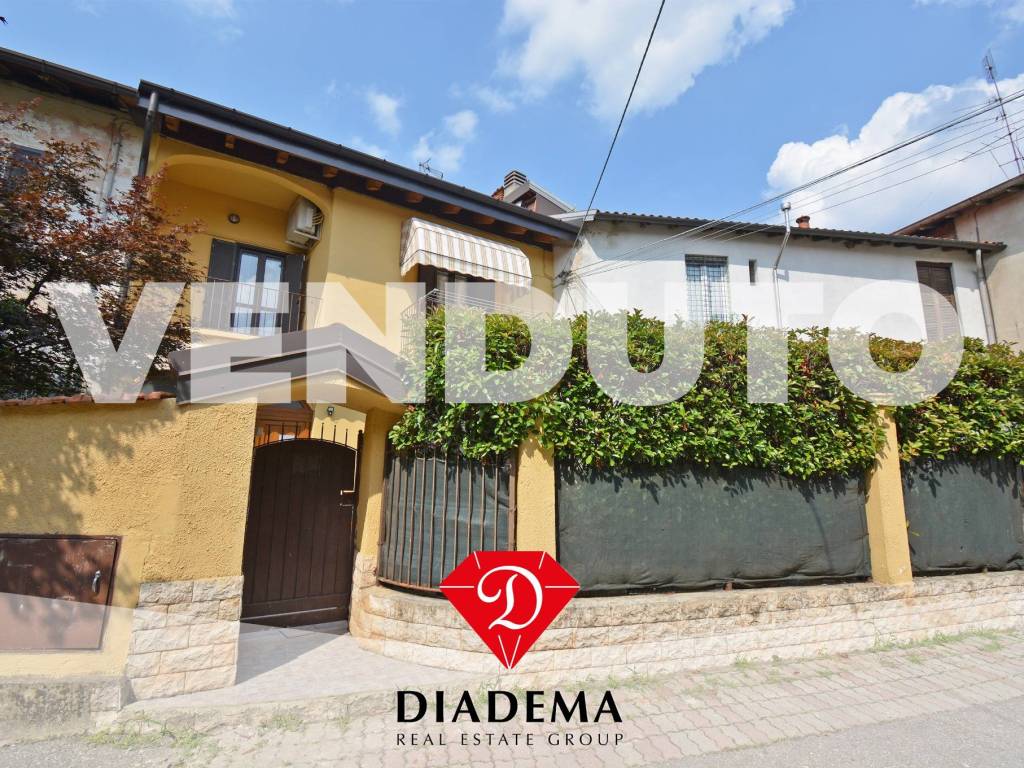 Casa indipendente a Caronno varesino in Via Solferino, 4 - Foto 1
