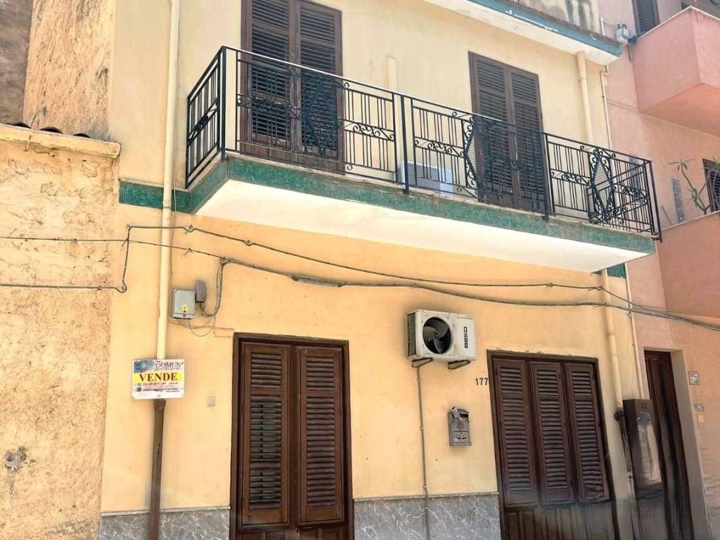 Casa indipendente a Cinisi in Via Roma - Foto 2