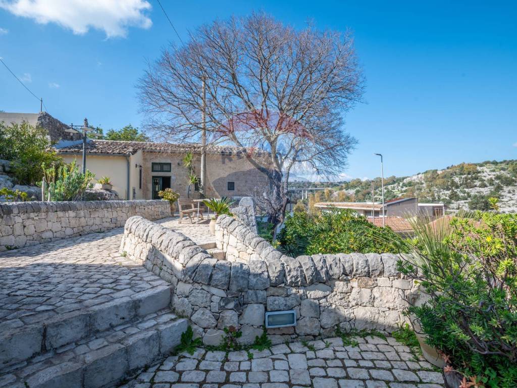 Casa indipendente a Modica in Via San Benedetto da Norcia, 81 - Foto 5