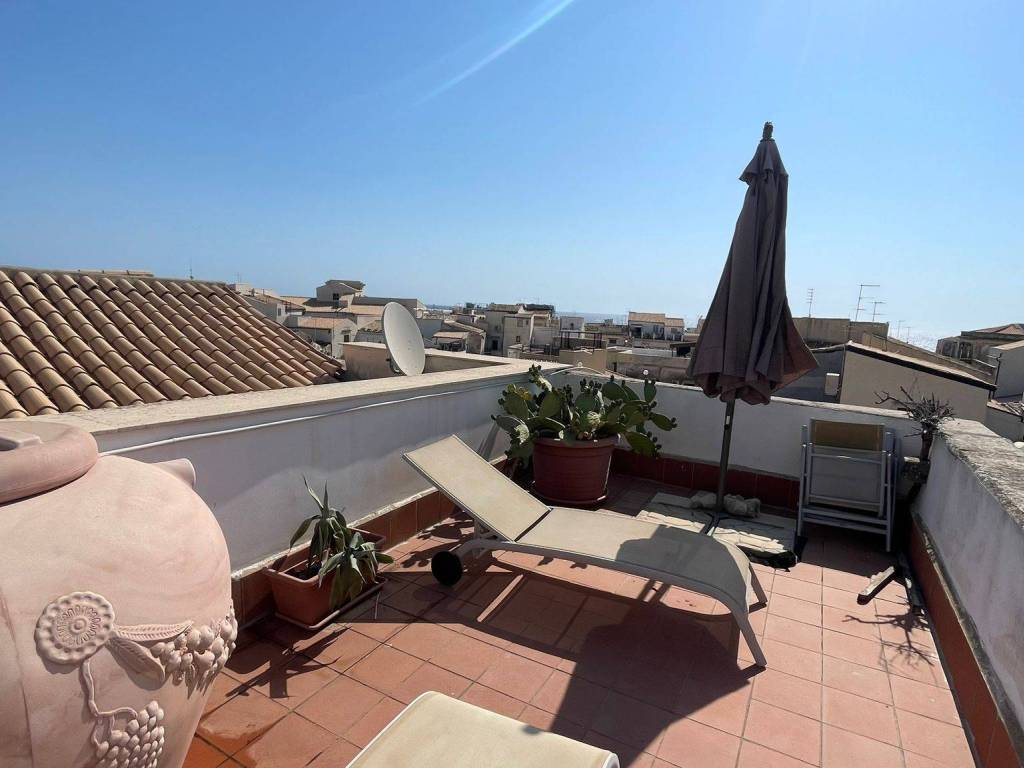 Appartamento a Siracusa in Via Resalibera, 41 - Foto 2