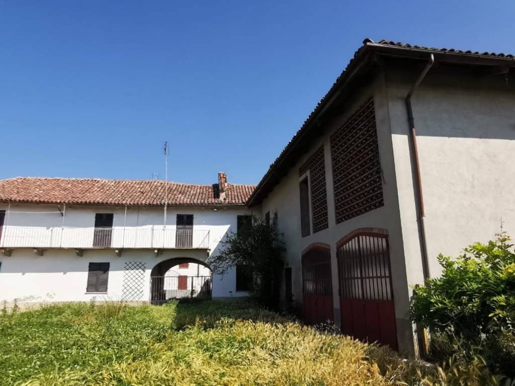 Rustico / casale a Vigliano d'asti in Piazza Anita Garibaldi - Foto 2