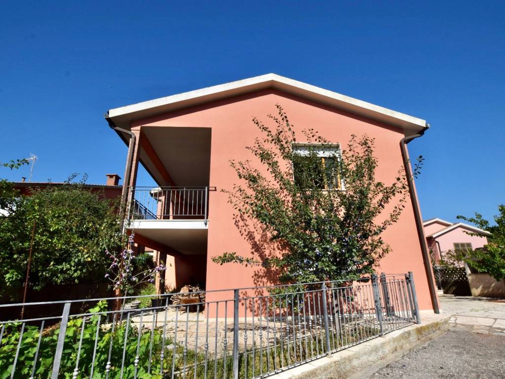 Villa a Campiglia marittima in Piazza della Repubblica, 10 - Foto 2
