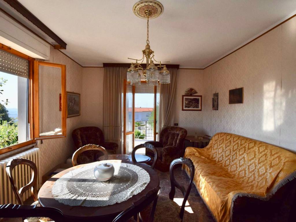 Villa a Campiglia marittima in Piazza della Repubblica, 10 - Foto 5
