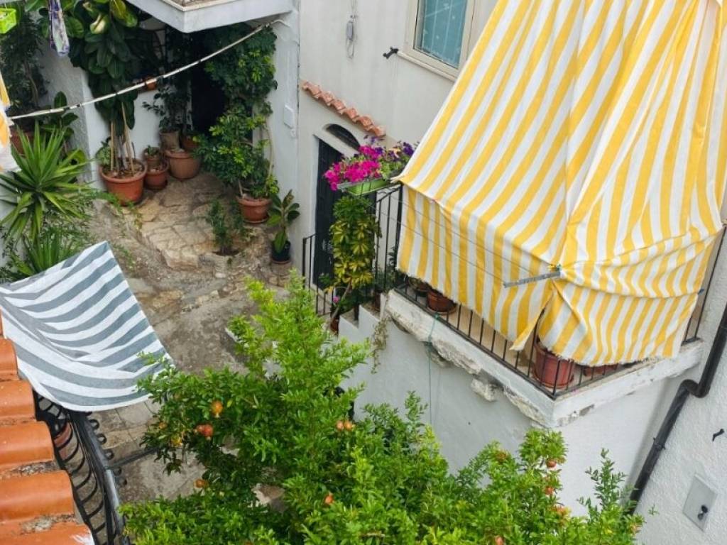 Appartamento a Ischitella in Via Monsignor Alessandro Basile, 31 - Foto 2