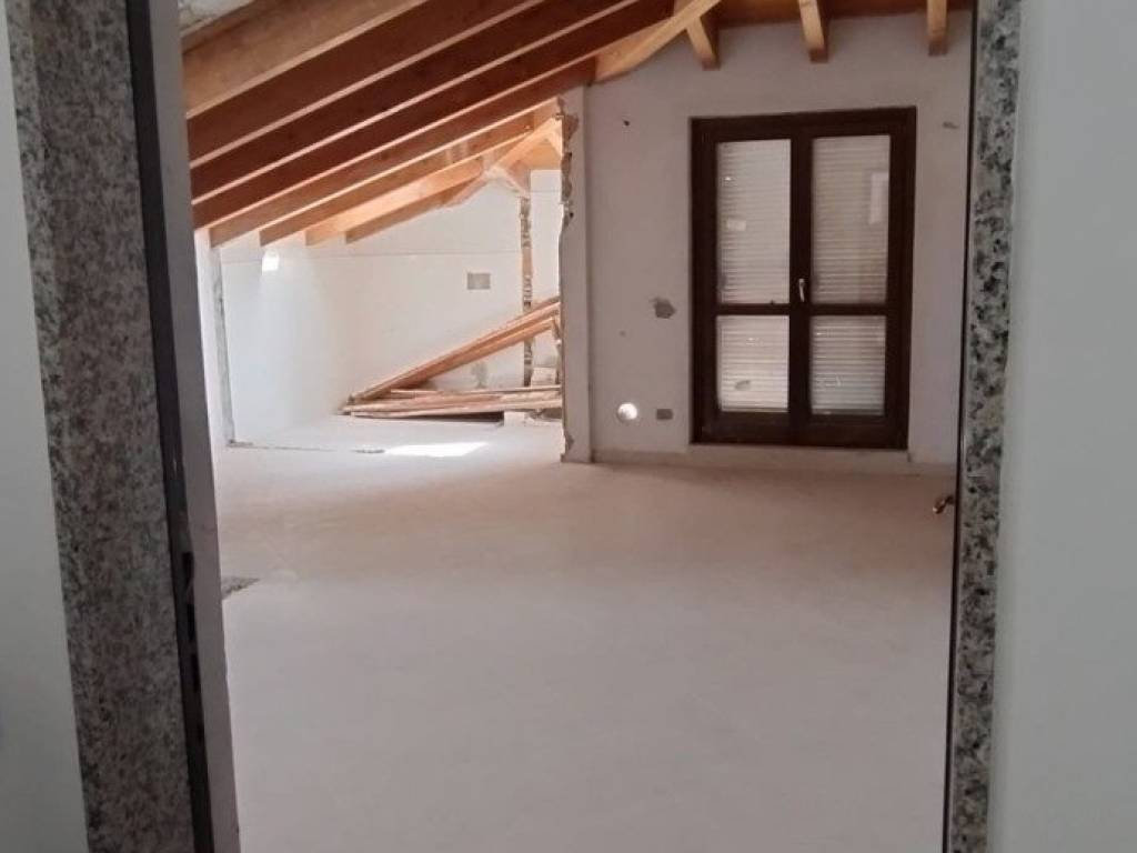 Attico / mansarda a Caronno pertusella in Via Alessandro Manzoni - Foto 4