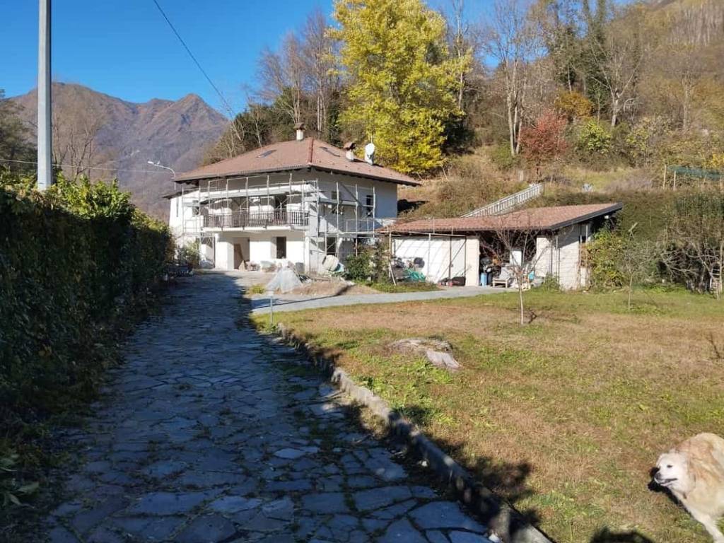 Casa indipendente a Varallo in Località Balangera, 18 - Foto 2