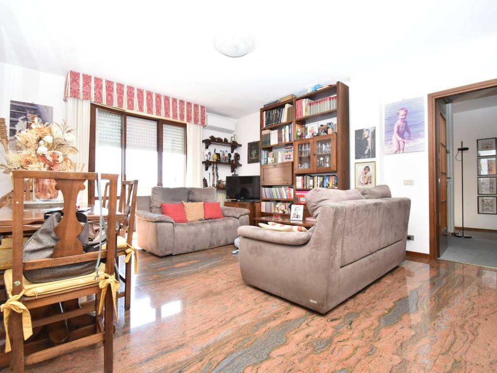 Appartamento a Seravezza in Via Gabriele D'Annunzio - Foto 4