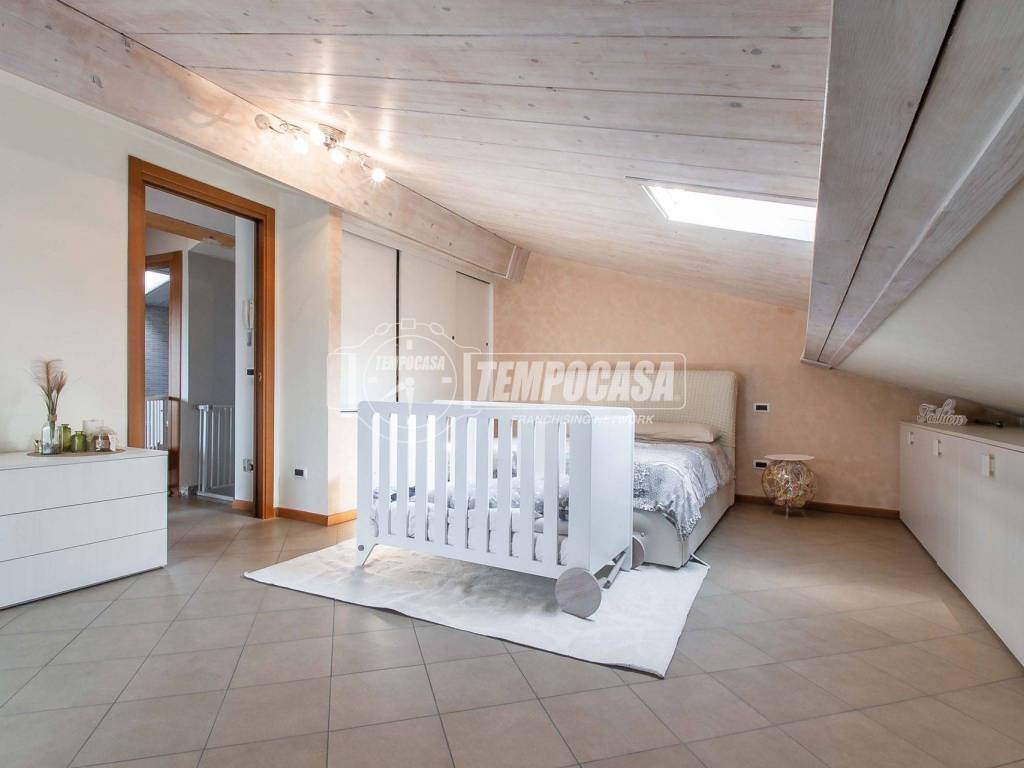 Appartamento a Appiano gentile in Via Salvo D'Acquisto 24 - Foto 3