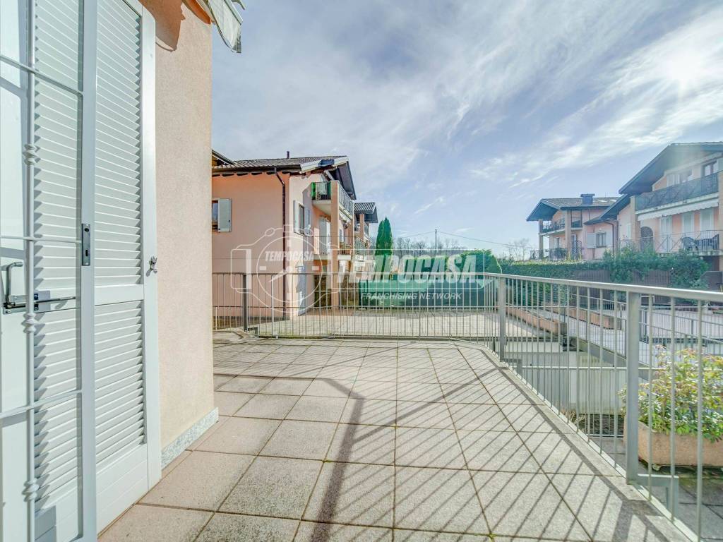 Appartamento a Castronno in Via Camillo Benso Conte di Cavour - Foto 4