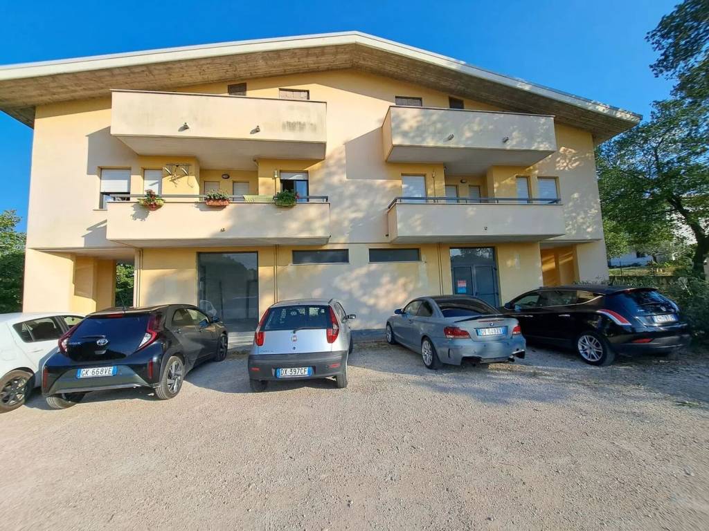 Appartamento a Collecorvino in Via Colle Catirò, 1 - Foto 2