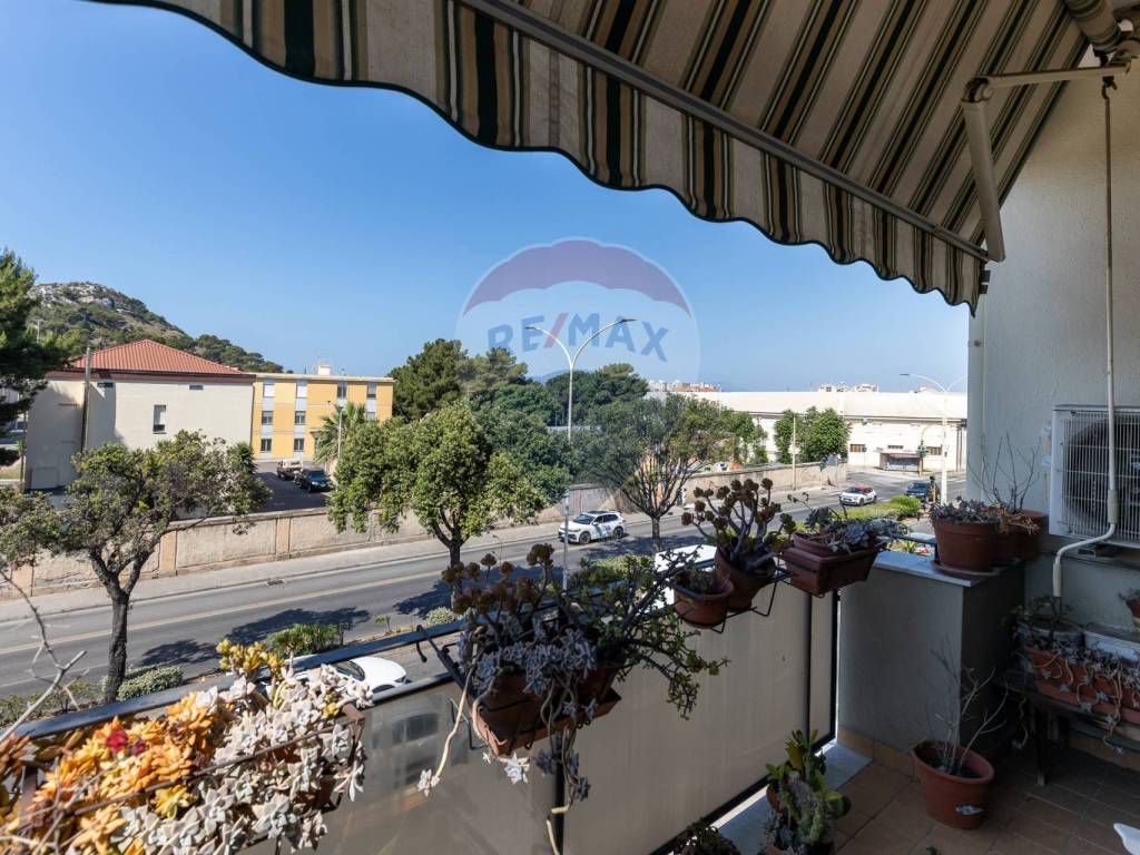Appartamento a Cagliari in Viale Poetto, 78 - Foto 2