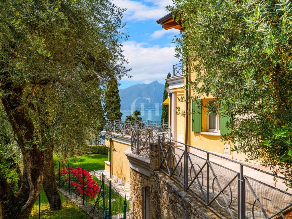 Appartamento a Torri del benaco in Via angelo dell'oca bianca - Foto 4