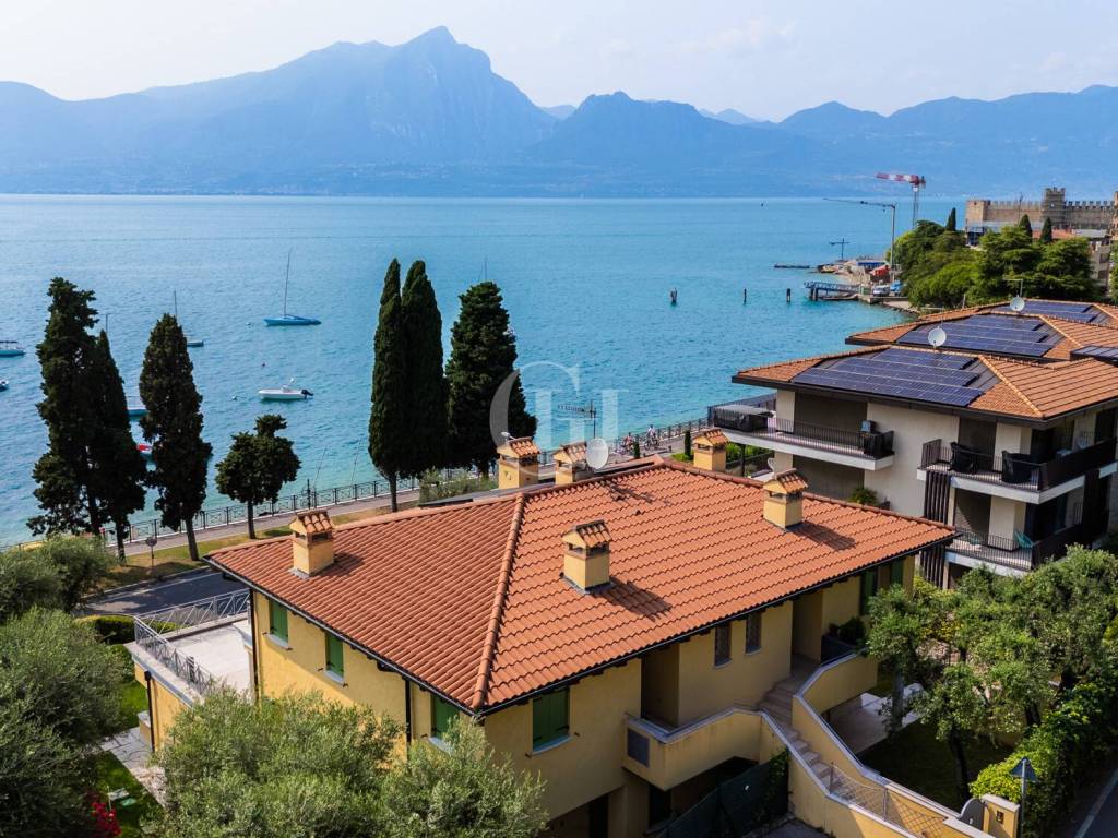 Appartamento a Torri del benaco in Via angelo dell'oca bianca - Foto 5