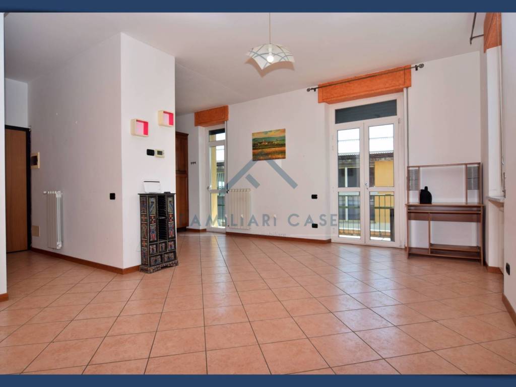 Appartamento a Biandronno in piazza corvi - Foto 2
