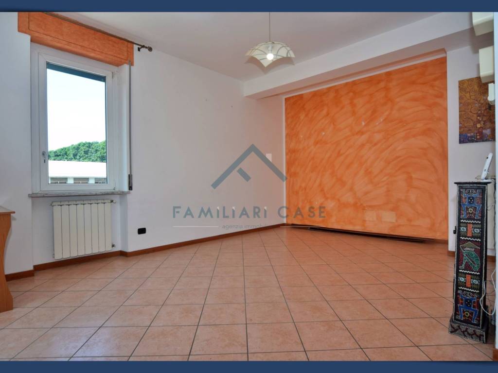 Appartamento a Biandronno in piazza corvi - Foto 4