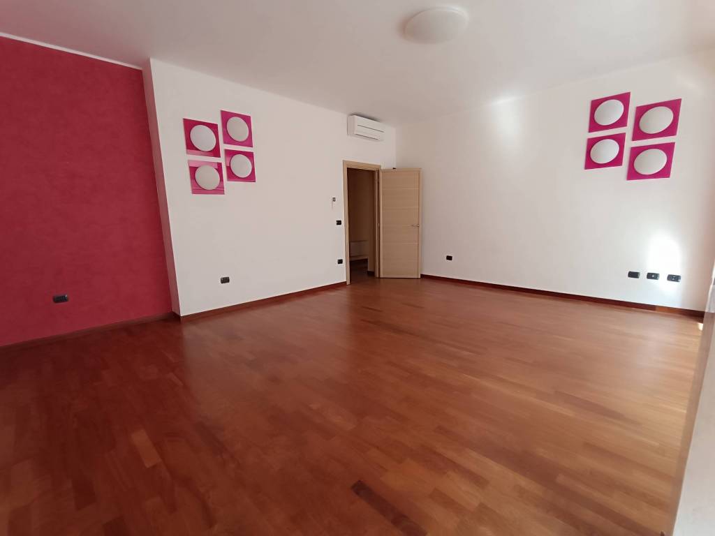 Appartamento a Brindisi in Via Marco Pacuvio - Foto 2