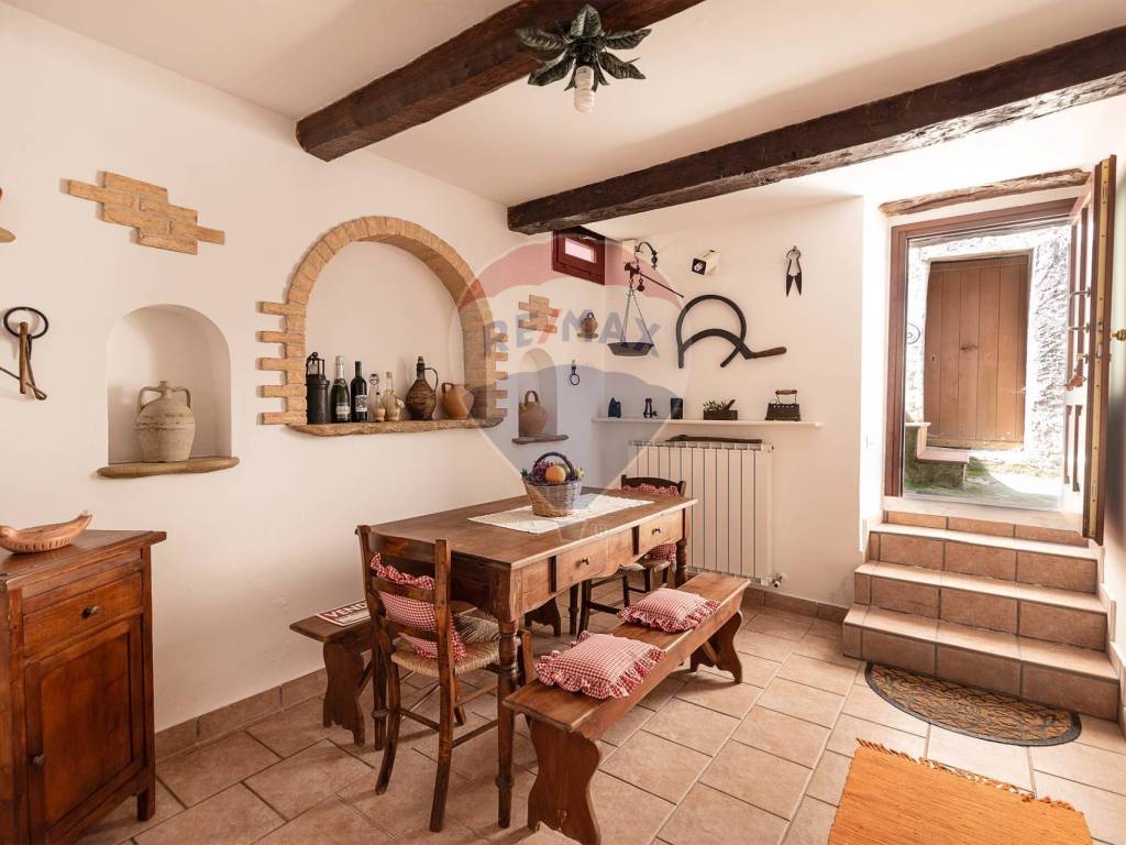 Casa indipendente a Fabriano in frazione castelletta, 93 - Foto 2